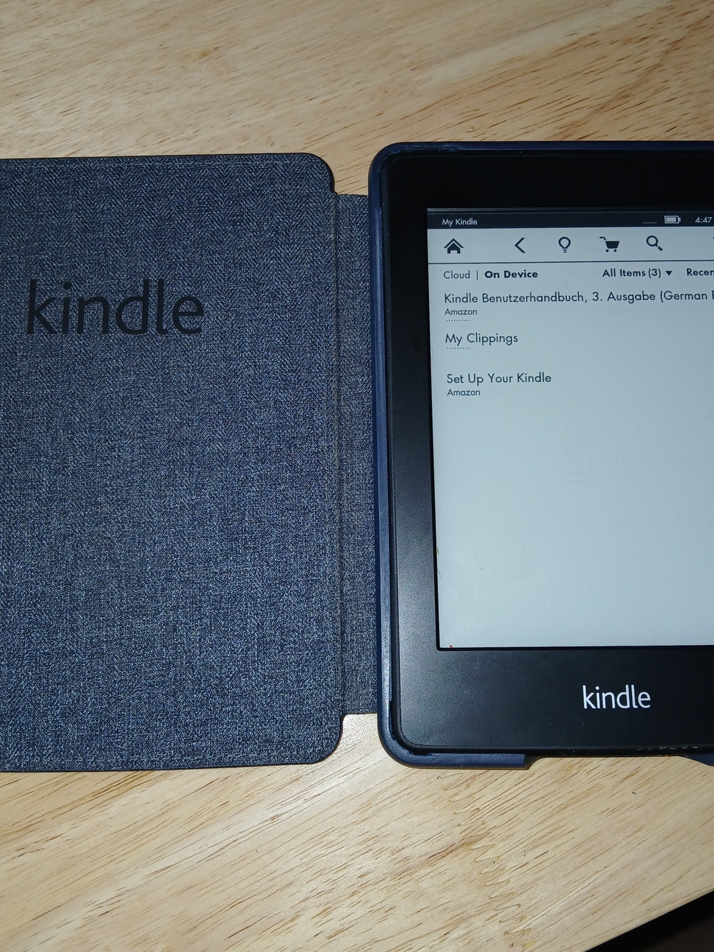 Amazon Kindle Black 5th Gen. e-Reader with Navy Blue Fabric Cover